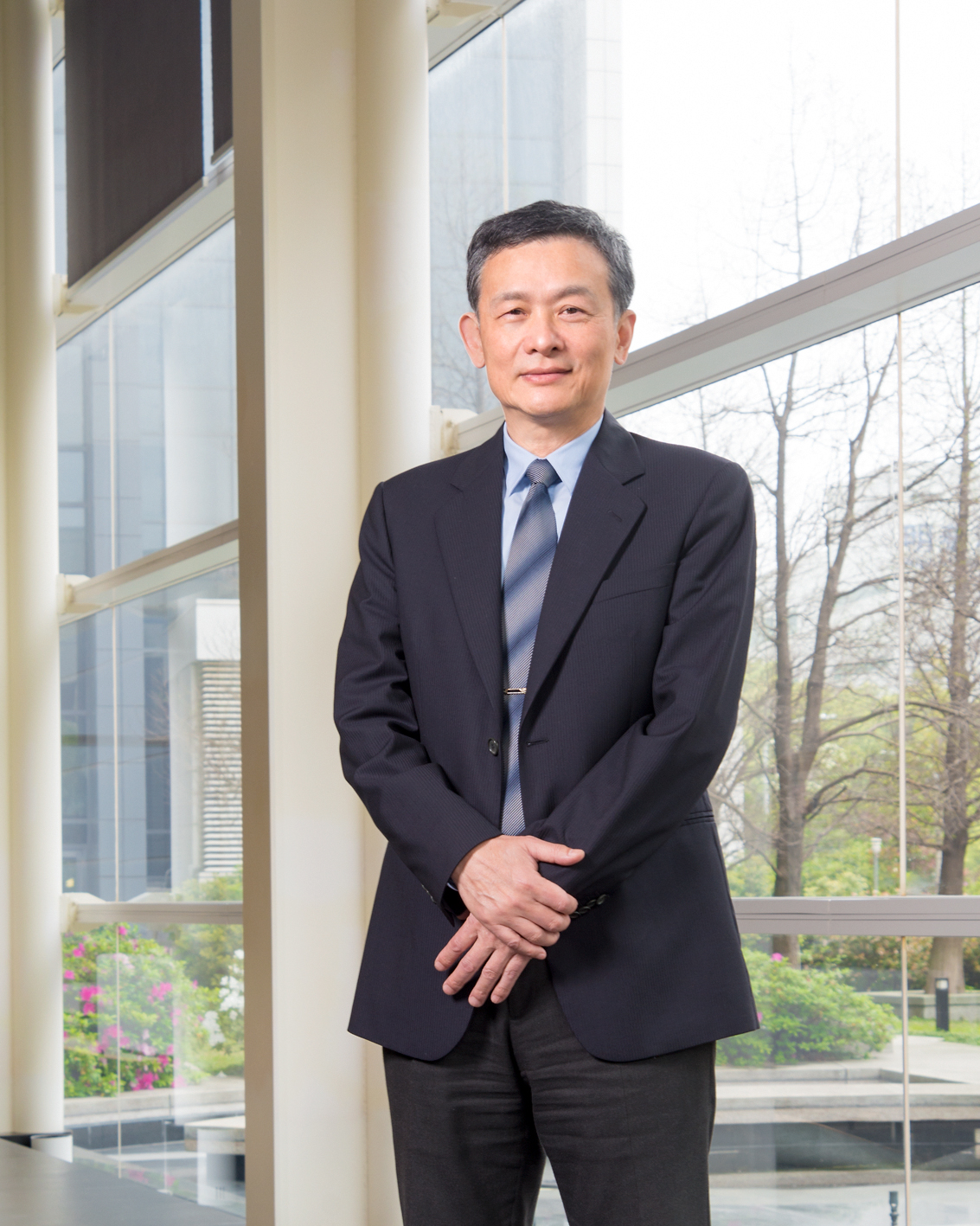 Dr. Cliff Hou