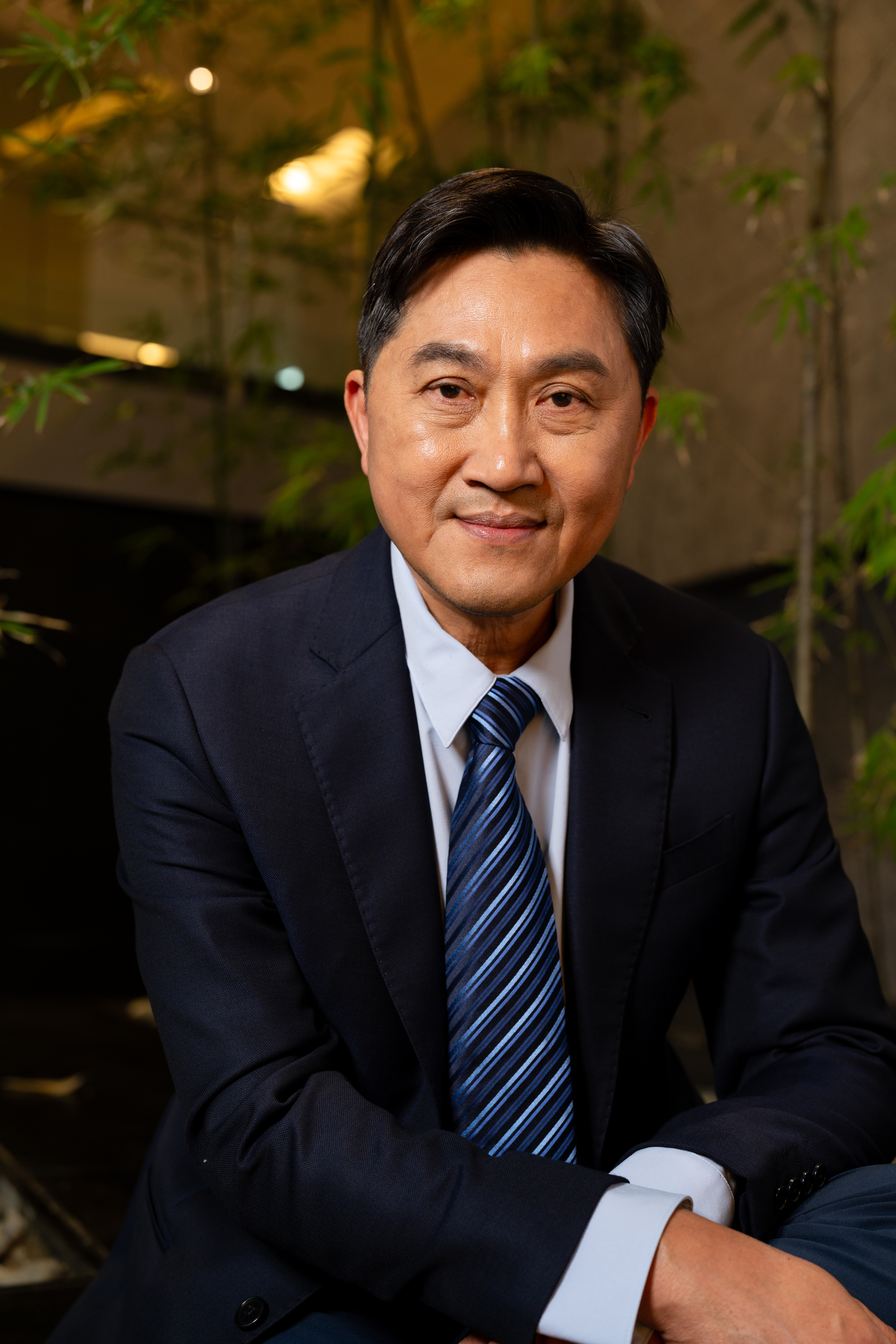 Dr. Chris Horng-Dar Lin